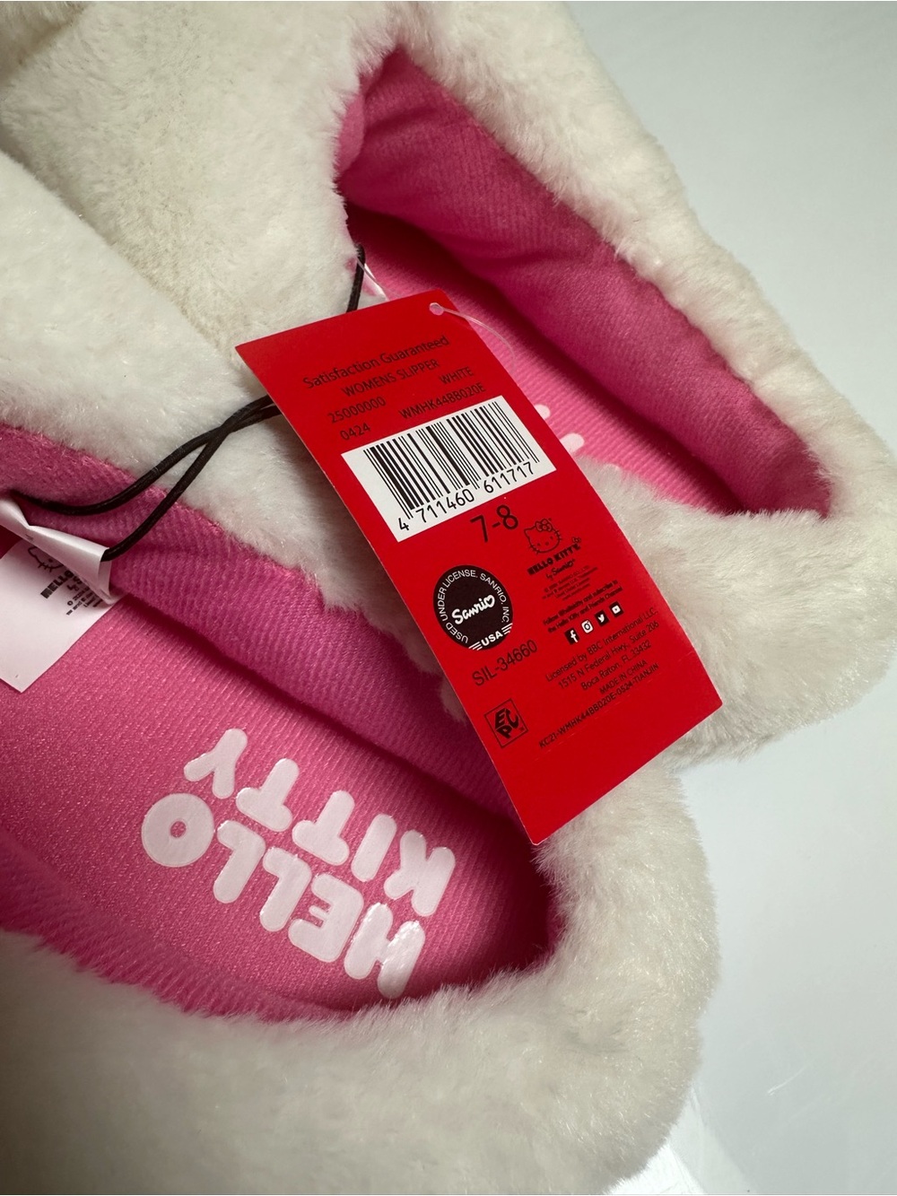 Hello Kitty Slippers NWT! - Picture 5 of 5